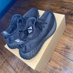 YZY 350 V2, Onyx, Size 5